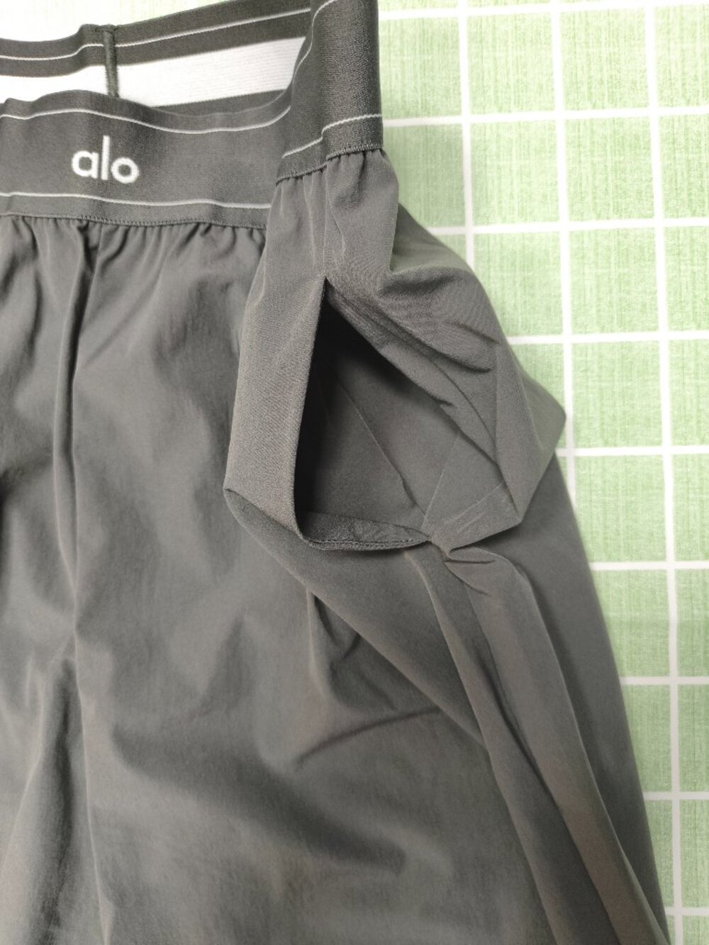Brand New✨Alo Yoga Trouser Deep Gray  (Regular)👜 - Picture 4 of 7